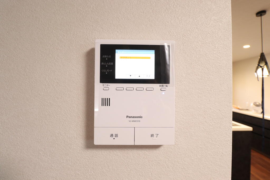 セキュリティ　インターホンは安心のモニター付き♪