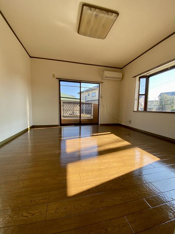 居室・リビング　洋室8帖　エアコン・収納付き