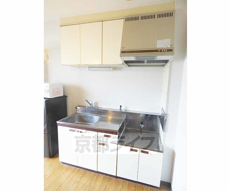 キッチン　収納も多く便利です。