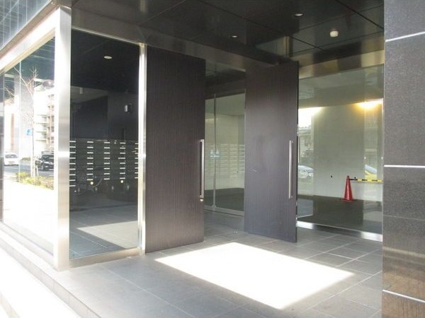 エントランス　名古屋で一番初期費用の安い賃貸専門の不動産会社です(^^)