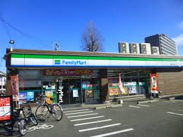 コンビニ　ファミリーマート 金城一丁目店（コンビニ）まで1305m