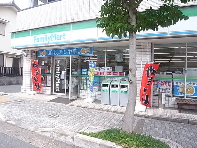 コンビニ　ファミリーマート（コンビニ）まで347m