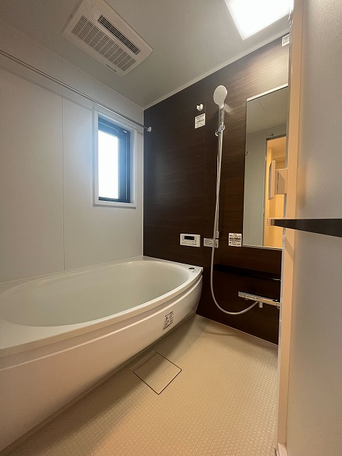 バス・シャワールーム　同物件別号室のものです。