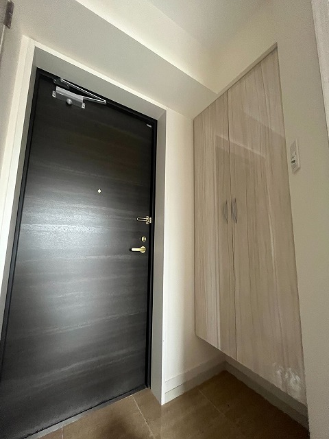 玄関　同物件別号室のものです。