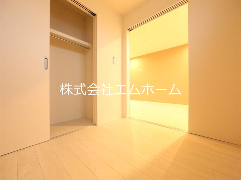 収納　洋室3.5帖　クローゼット（収納充実してます）