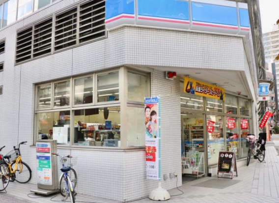 コンビニ　ローソン 新富一丁目店（コンビニ）まで142m