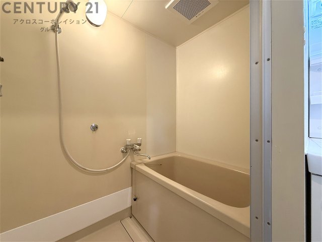 バス・シャワールーム　シンプルで機能的な浴室！