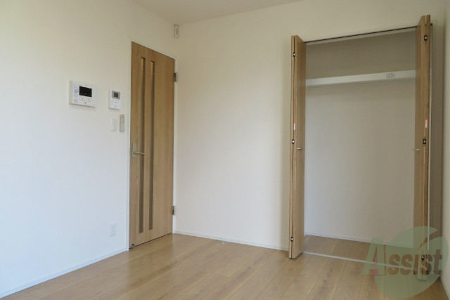 その他部屋・スペース　落ち着いた色のお部屋でゆったり休めます。