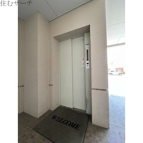 ロビー　エレベーター