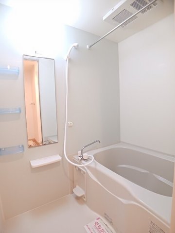 バス・シャワールーム　落ち着いた空間のお風呂です