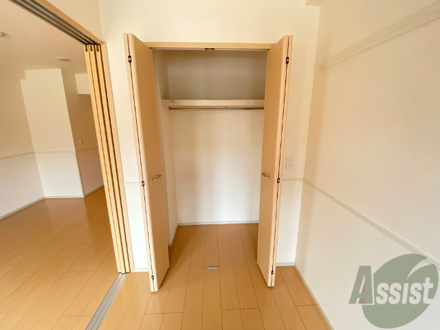 収納　廊下のクローゼットです。奥行きもあり、大容量ですよ。