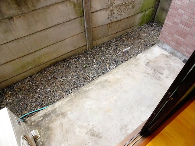 バルコニー　陽当たり良好なバルコニーです