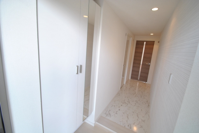 玄関　同タイプ　イメージ写真