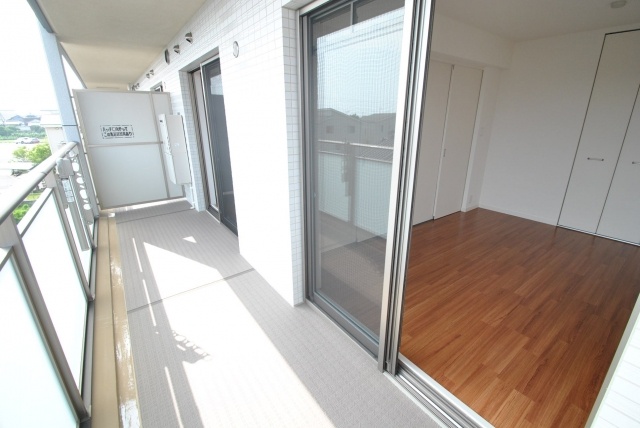 バルコニー　同タイプ　イメージ写真