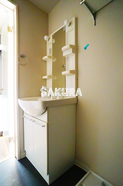 洗面設備　身支度に欠かせない独立洗面台♪