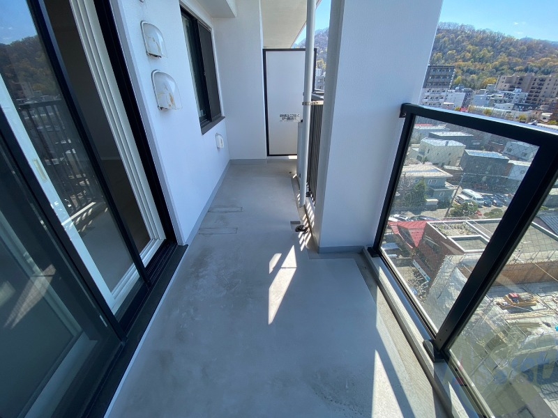 バルコニー　バルコニーが付いていますので一息ついてみてはいかがですか。