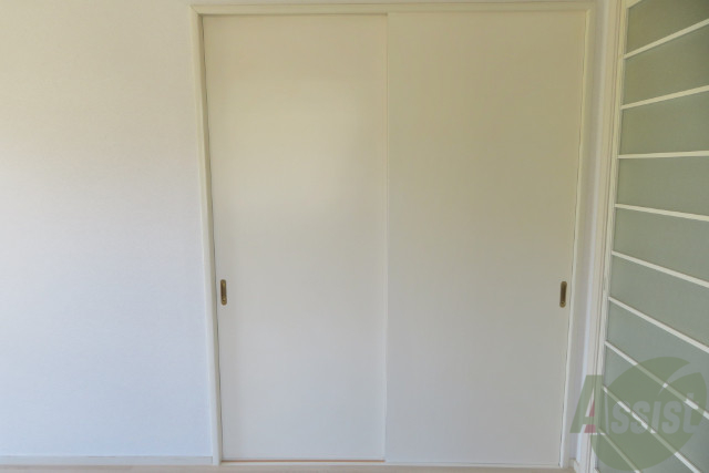 収納　収納箇所は押入です。荷物等の収納はこちらにどうぞ。