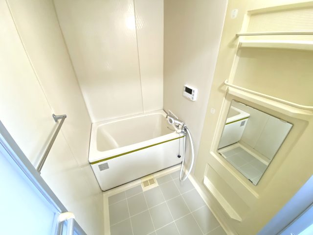 バス・シャワールーム　追い炊き機能付きバスルーム★