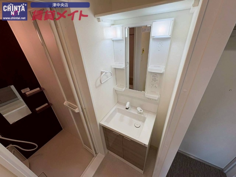 洗面設備　同型参考写真