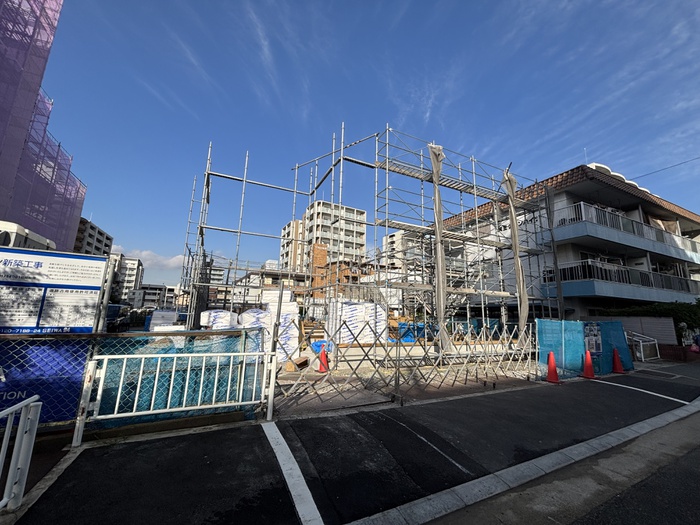 建物外観　建築中