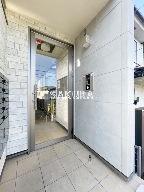 セキュリティ　不審者、勧誘員をシャットアウトできるオートロックです♪