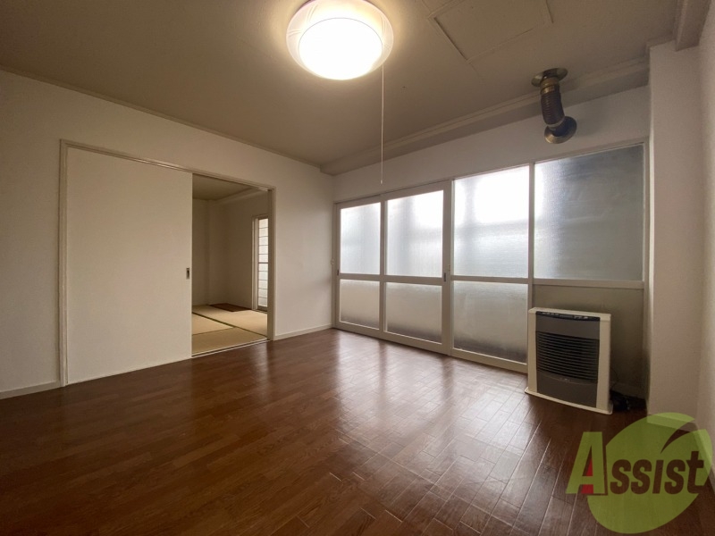 居室・リビング　広くてキレイなお部屋が広がっていて、充実した生活が送れそう。