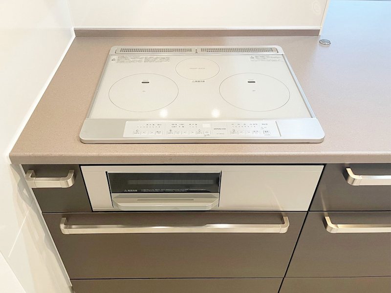 その他設備　火力強いIHクッキングヒーターが備わります。