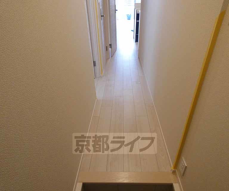 その他部屋・スペース　ピカピカの廊下です。