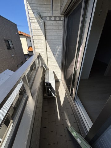 バルコニー　暖かな日差しのふりそそぐバルコニー