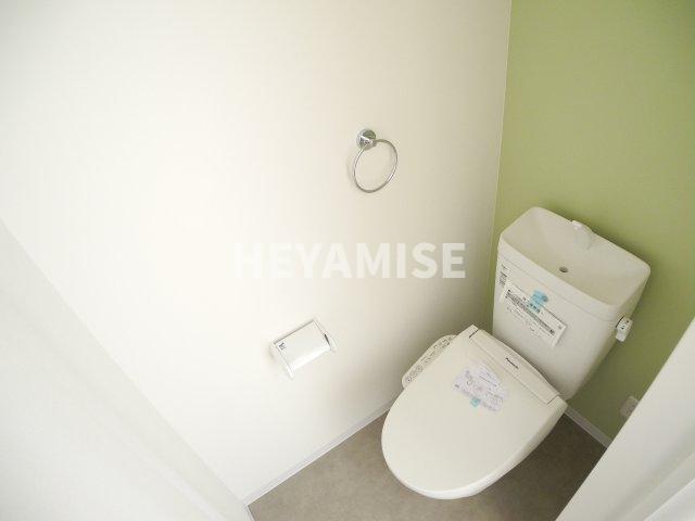 トイレ　※別の号室の内装写真です。