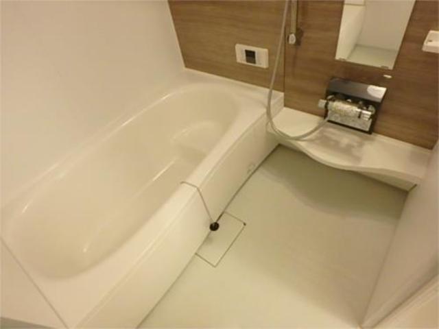 バス・シャワールーム　追い炊き機能つきで快適バスタイム