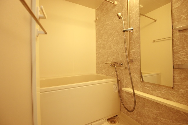 バス・シャワールーム　※別室の参考写真の為、現況優先です。