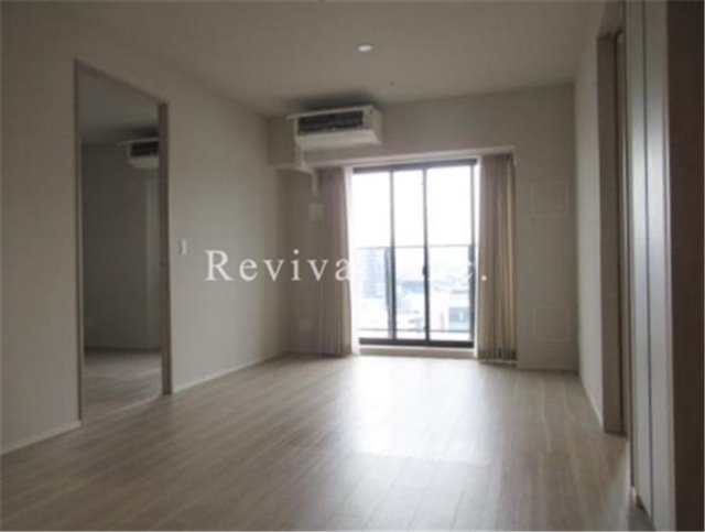 居室・リビング　開放感あるリビングは床暖房完備