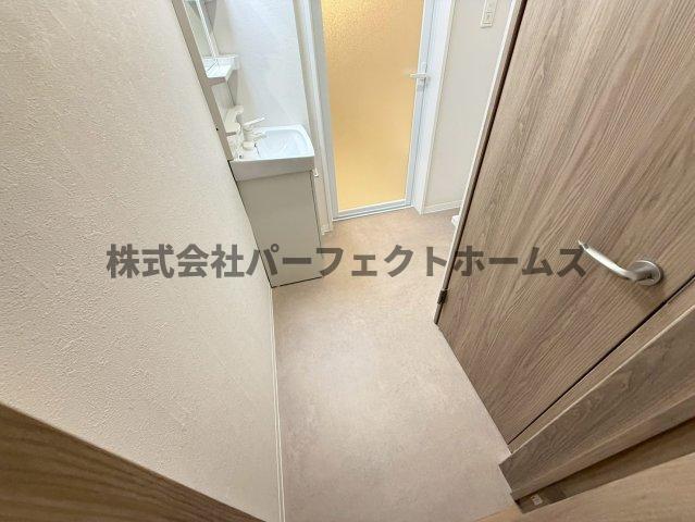 洗面設備　スペースが確保できる洗面所です