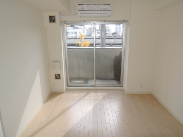 居室・リビング　写真は同マンションの別のお部屋のものです