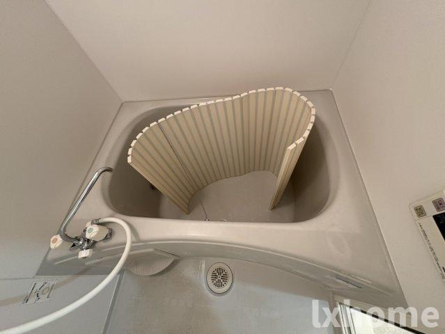 バス・シャワールーム　コンパクトで使いやすいお風呂です