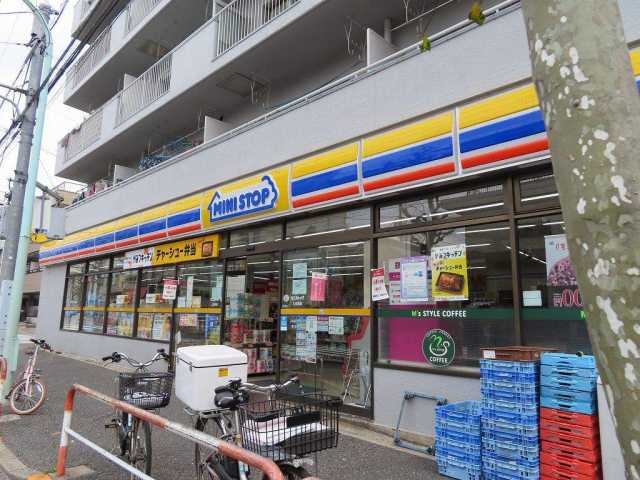 コンビニ　ミニストップ（コンビニ）まで569m