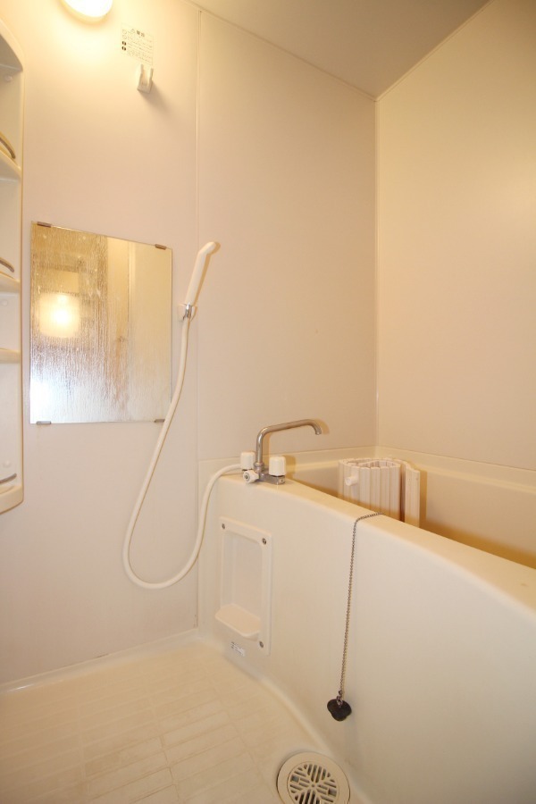 バス・シャワールーム　お風呂場スペース