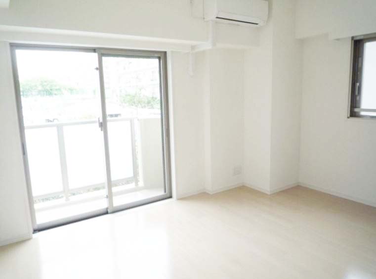 居室・リビング　★角部屋、二面採光、風通しも良好★