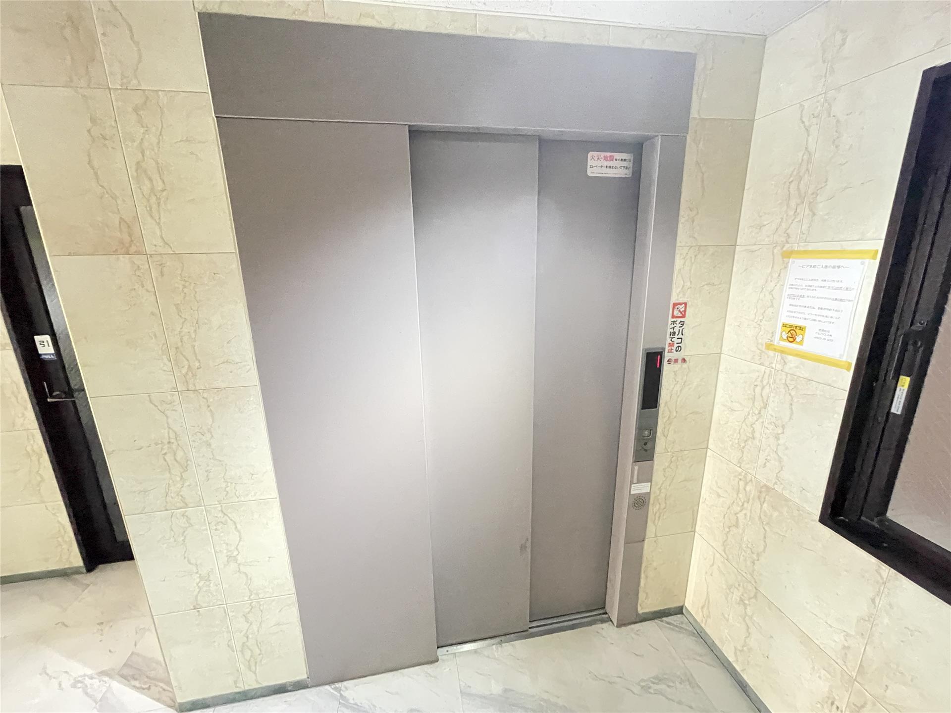 エントランス　便利なエレベーター完備♪