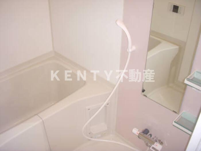 バス・シャワールーム　ゆったり過ごせるお風呂です