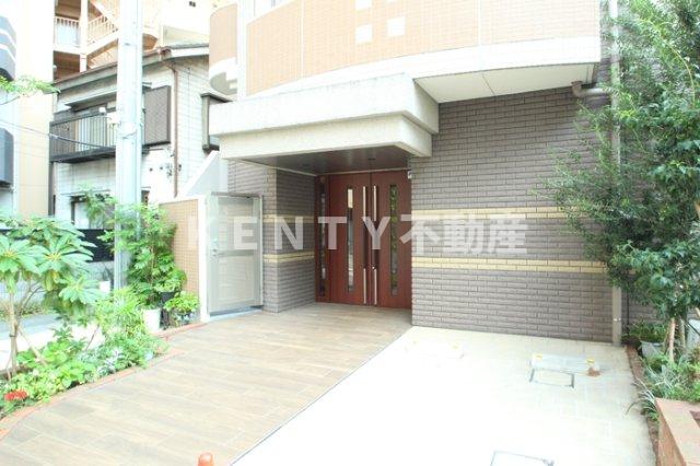 エントランス　ゆとりのあるエントランスです