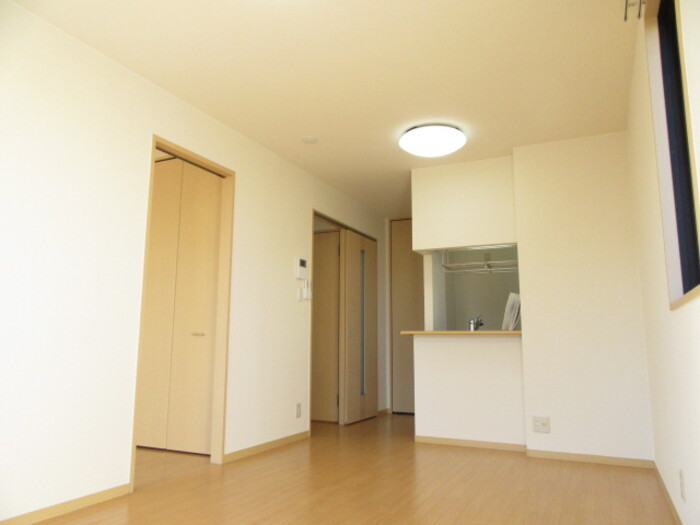 居室・リビング　同建物内別部屋の写真です。