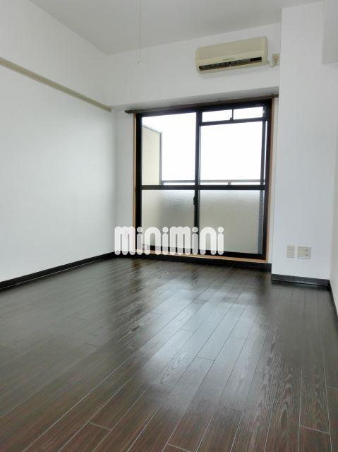 居室・リビング　エアコン完備の快適なお部屋。