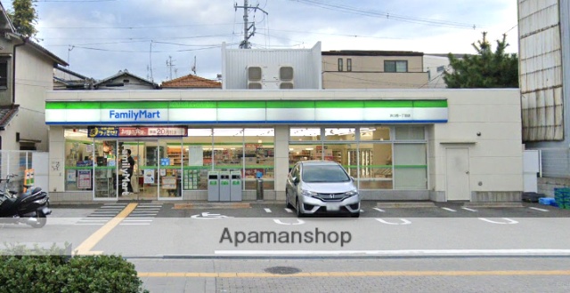 コンビニ　ファミリーマート（コンビニ）まで263m