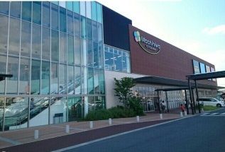 ショッピングセンター　マチニワとよかわ店様（ショッピングセンター）まで720m