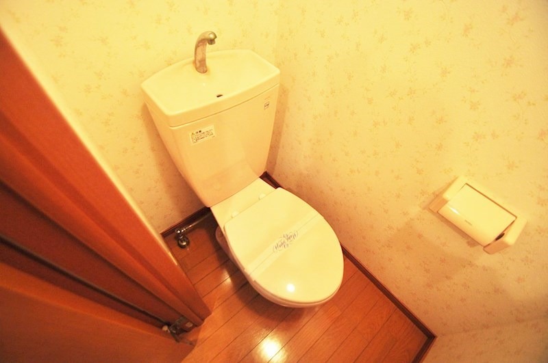 トイレ　別号室