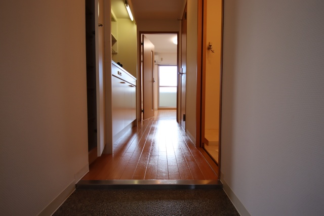 玄関　※別室の参考写真の為、現況優先です。