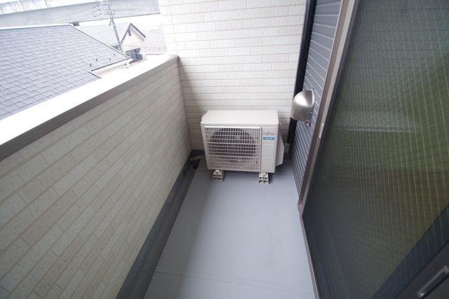 バルコニー　★洗濯物を干すのに充分なスペースです★