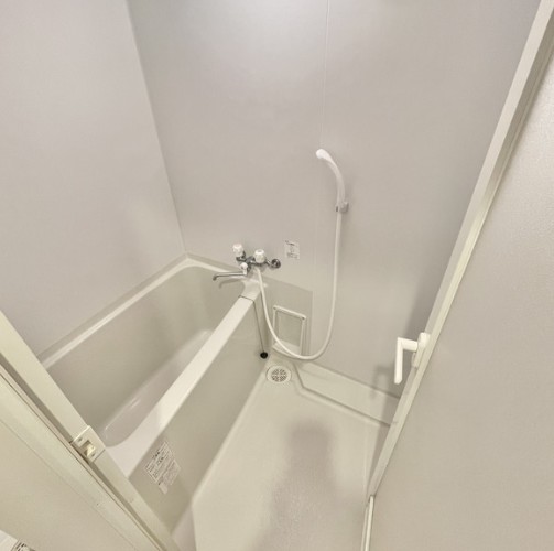 バス・シャワールーム　別部屋参考写真となります